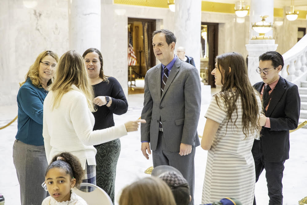 Rep. Thurston meets with students from USDB